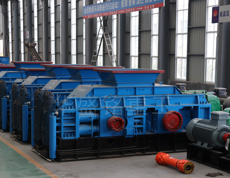 玄武巖對輥制砂機多少錢？與傳統破碎機區別？