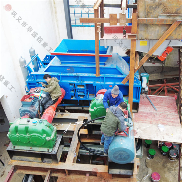 砂石骨料廠對輥制砂機(jī)工作原理以及出廠價(jià)格